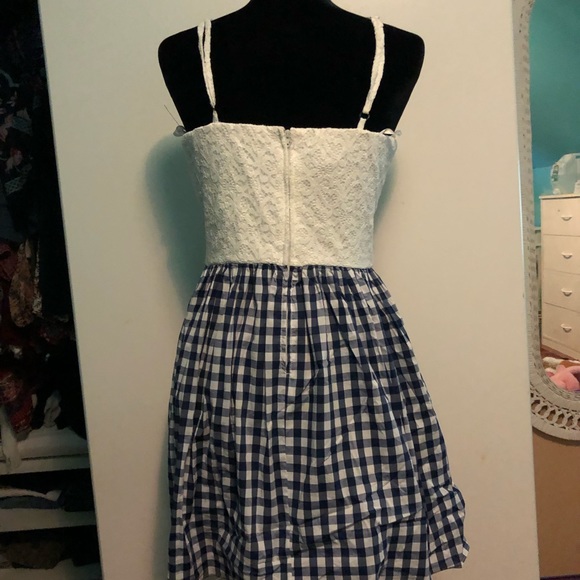 New dress white top black/white checkered bottom - Picture 2 of 4